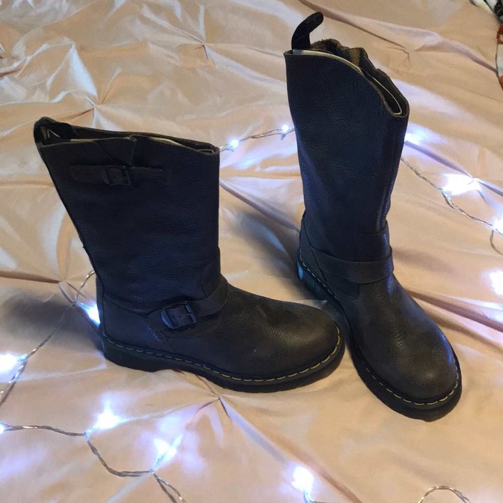 Dr. Martens modern classic comfort grey boots